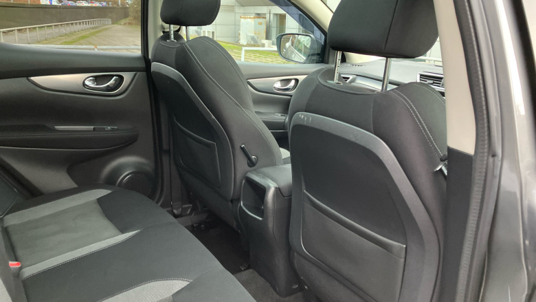 Nissan Qashqai 1.5 dCi N-Connecta 5dr Diesel Hatchback